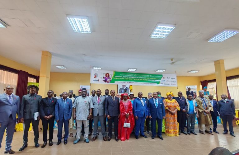 Lire la suite à propos de l’article Elimination de la Transmission du VIH de la mère à l’enfant : les bons points de la Région de l’Ouest.